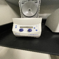 Eppendorf 5424 Centrifuge image 0